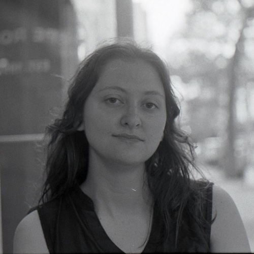 Portrait of Mána Taylor