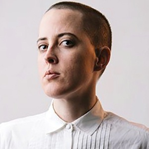 Portrait of Jana Hunter
